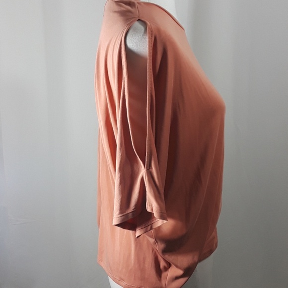 Express Blouse - Picture 2 of 5